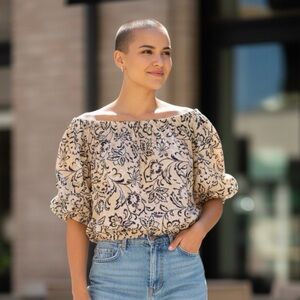 NWT Ann Taylor Floral Off-Shoulder Blouse - Cream and Black Size M